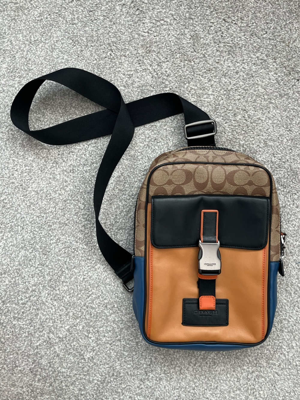 EUC Coach Mens Colorblock Track Pack
